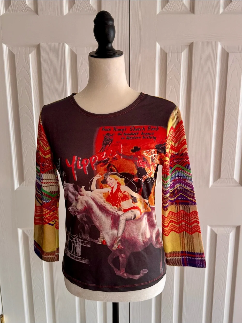 Women’s Multicolor Graphic Western-Print Three Quarter Length Sleeve Top